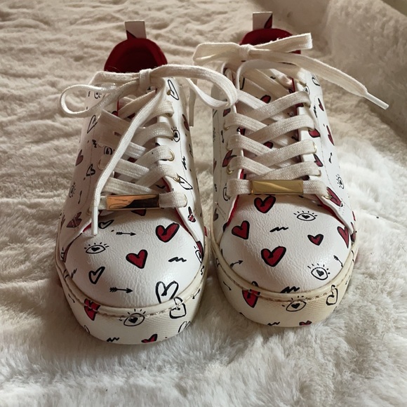 COPY - Aldo Valentine’s sneakers 6.5 - Picture 3 of 6